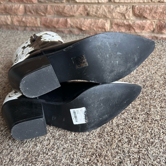 Cowgirl Boots Embroidered Pointed Toe Mid Calf Boots with Chunky Block Heel - Picture 8 of 16